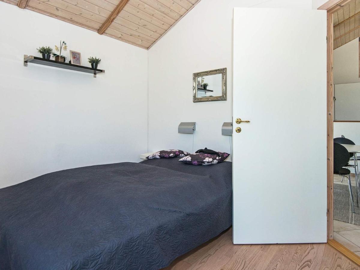 8 Person Holiday Home In Ulfborg Экстерьер фото